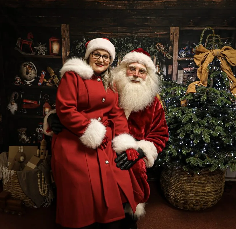 Book children's entertainment with an authentic Santa visit